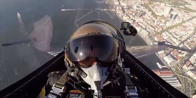 SOLOTÜRK'ten İzmir Körfezi'ne 'kokpit içi' bakış