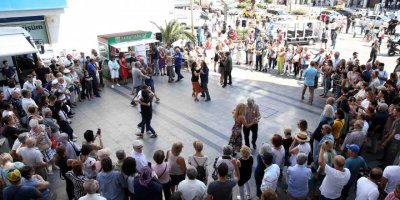 KARŞIYAKA'DA ALZHEİMER'A KARŞI DANS