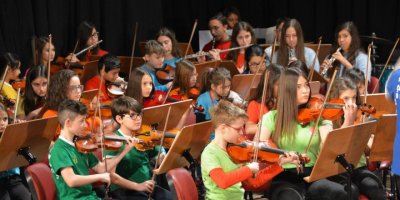 NARLIDERE'DE 'ÇOCUK SENFONİ ORKESTRASI'KURULUYOR