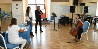 NARLIDERE BELEDİYESİ'NİN ÇOCUK SENFONİ ORKESTRASINA BÜYÜK İLGİ