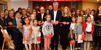 NARLIDERE'NİN ÇOCUKLARI CUMHURİYET'İ ÇİZDİ