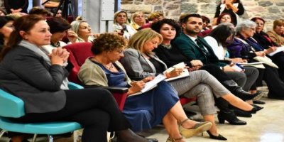 İZMİRLİ KADINLAR GÜÇLERİNİ BİRLEŞTİRİYOR