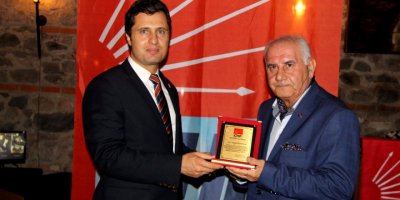 CHP İZMİR EĞİTİM ORDUSUNU ONURLANDIRDI 