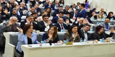 İZMİR BÜYÜKŞEHİR BELEDİYE MECLİSİ'NDE BÜTÇE ONAYI