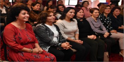 BAŞKAN EŞLERİ İZMİR'DE 'TARIM VE KADINI' KONUŞTU