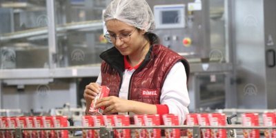 ÇİNLİ HAVA YOLU FİRMASI İZMİRLİ FİRMAYI TERCİH ETTİ..MEYVE SULARI İZMİR'DEN..