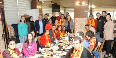 BALÇOVA'DA ENGELLER BİRLİKTE AŞILIYOR