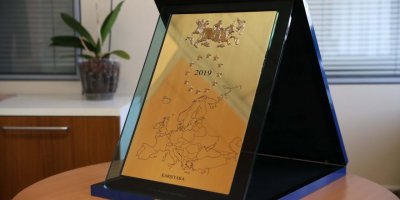 ÖNCE FETÖ'YE SONRA KARŞIYAKA BELEDİYESİ'NE ÖDÜL VERDİLER