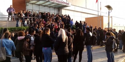 UTKU GÜMRÜKÇÜ KLASİĞİ..İŞÇİ-MEMUR BELEDİYEYİ BASTI..EMEKÇİLERE MAAŞ YOK..