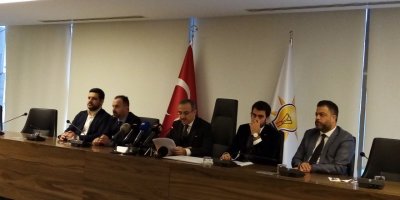 AK PARTİLİ SÜREKLİ: 'SOYER ARKA SIRALAR DEYİP ŞATOYA KURULDU'