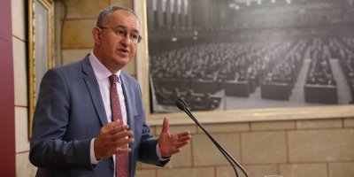 CHP'Lİ ATİLA SERTEL : 'GAZETELER BATIYOR, BATIYOR'