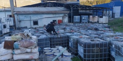 İZMİR'DE KAÇAKÇILIK OPERASYONU..POLİS YAKALADI...