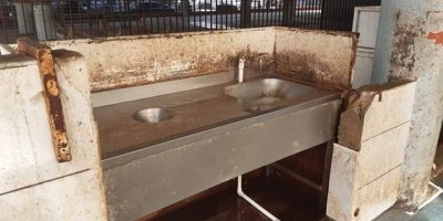 KARŞIYAKALILAR ZEHİR YİYOR..KARŞIYAKA BELEDİYESİ SEYREDİYOR