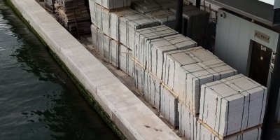 ÇEKİN ELLERİNİZİ KARŞIYAKA'NIN SAHİLİNDEN ..3 TON BETON ATTILAR