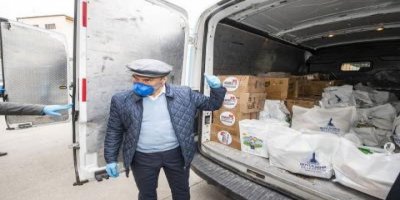 İZMİR BÜYÜKŞEHİR YOKSUL VATANDAŞLARA YARDIM EDİYOR..ARAYIN GELSİNLER..