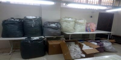 İZMİR'DE KAÇAK MASKE İMALATHANESİNE BASKIN