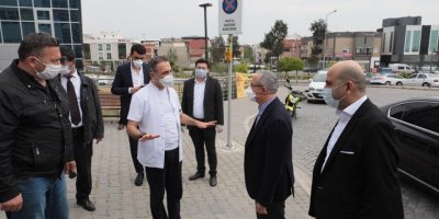 AK PARTİ İZMİR İL BAŞKANI SÜREKLİ SAĞLIK ÇALIŞANLARINI ZİYARET ETTİ