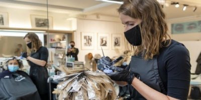 BALÇOVA'DAKİ BERBER VE KUAFÖRLERE BAŞKAN DESTEĞİ