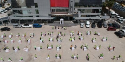 AK PARTİLİ GENÇLERDEN İZMİR'DE BÜYÜK VEFA HAREKETİ