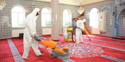 BALÇOVA BELEDİYESİ CAMİLERİ TEMİZLEDİ