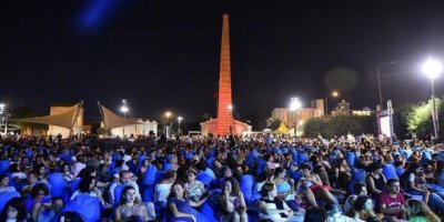 EYVAH, EYVAH...İZMİR'DE ÇİM KONSERLERİ BAŞLIYOR...