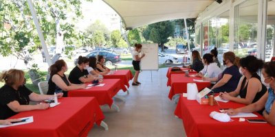 BAYRAKLI'DA KADINLAR YEMEK YAPIP SATACAK...