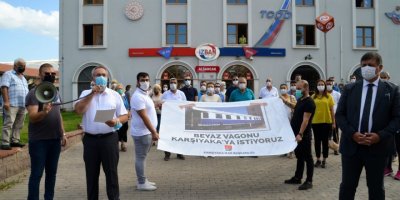 CHP KARŞIYAKA İLÇE 'BEYAZ VAGON' İÇİN İMZA TOPLUYOR