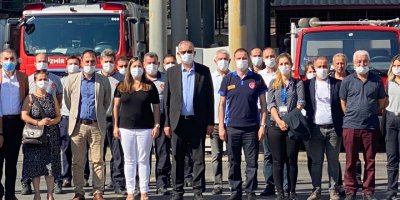 CHP İZMİR MİLLETVEKİLİ SERTEL'E İTFAİYECİLERDEN ANLAMLI ÖDÜL