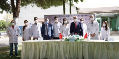 EGE ÜNİVERSİTESİ'NDEN 'KOVİD-19 AŞISI' AÇIKLAMASI..HAYVANLARA UYGULAMAYA BAŞLADIK...