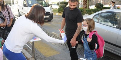 ÖĞRENCİLERİN MASKELERİ BALÇOVA BELEDİYESİ'NDEN