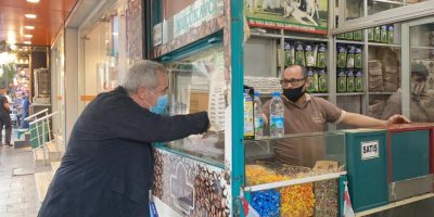 CHP KARŞIYAKA ESNAFINA BROŞÜR DAĞITTI