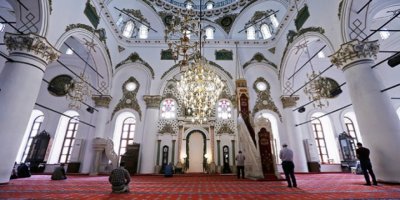 İZMİR'DE CAMİLERDEN 'KORONAVİRÜS' ANONSLARI YAPILIYOR