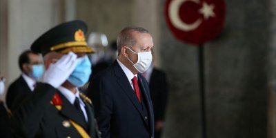 DEVLET ATATÜRK'ÜN HUZURUNDA