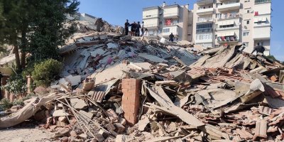 İZMİR'İ 6,6'LIK DEPREM VURDU!
