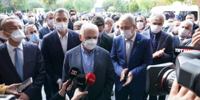 BİNALİ YILDIRIM EGE ÜNİVERSİTESİ ÇALIŞANLARINA TEŞEKKÜR ETTİ