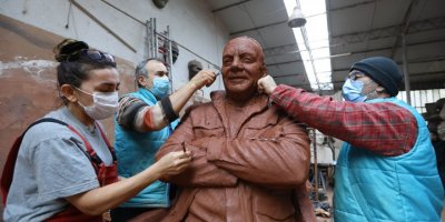 BUCA BELEDİYESİ BEKİR COŞKUN'UN HEYKELİNİ DİKECEK