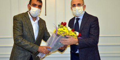 AK PARTİ İZMİR İL BAŞKANI SÜREKLİ ESNAF VE SEYYAR SATICILARA SÖZ VERDİ