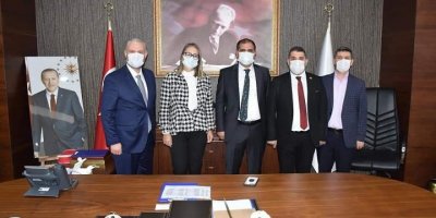 AK PARTİ'DEN MENEMEN BELEDİYE BAŞKAN VEKİLİ PEHLİVAN'A ZİYARET