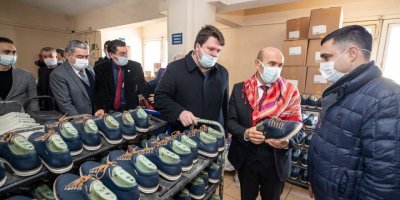 SOYER: 'İZMİR'İN ARKA SIRALARINDAKİ ÇOCUKLARIN BOTLARINI ÖDEMİŞ'TEN ALACAĞIZ'