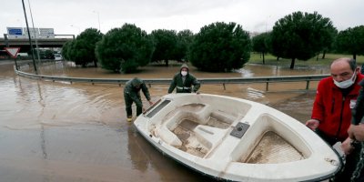 İZMİR VALİLİĞİ'NDEN 'SANDAL'LI PAYLAŞIM..VALİ DENETİME ÇIKTI