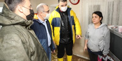 AK PARTİ SEL FELAKETİ YAŞAYANLARIN EV VE İŞYERLERİNİ ZİYARET ETTİ