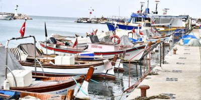 İZMİR BÜYÜKŞEHİR'DEN KÜÇÜK ÖLÇEKLİ BALIKÇILARA DESTEK