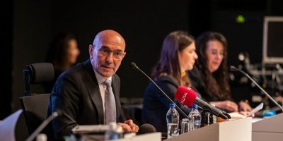 İZMİR BÜYÜKŞEHİR:'DEPREMDE EVLERİNİ KAYBEDENLER YENİ KONUTTA HAK KAYBI YAŞAMAYACAK'