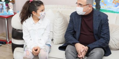 AK PARTİ İL BAŞKANI SÜREKLİ'DEN DÜNYA ŞAMPİYONU CEMRE'YE ZİYARET