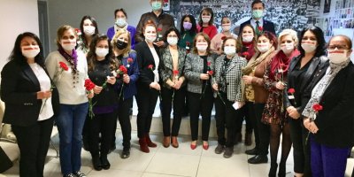 CHP İZMİR'DE DÜNYA EMEKÇİ KADINLAR GÜNÜ ETKİNLİĞİ