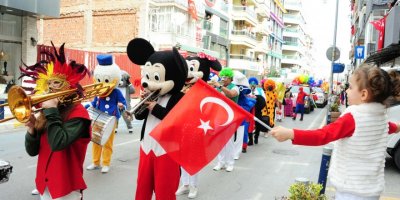 BALÇOVALI ÇOCUKLARA 23 NİSAN SÜRPRİZİ