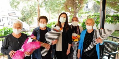 BİR BAŞKAN 80 ANNEYİ ZİYARET ETTİ