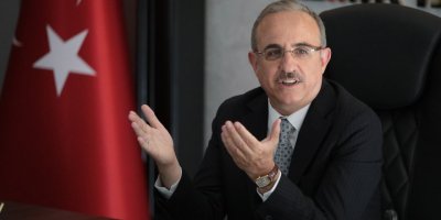 AK PARTİ İZMİR İL BAŞKANI SÜREKLİ:' ŞOVU BIRAKIN,TRAFİĞE BAKIN'