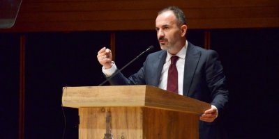 AK PARTİLİ HIZAL: 'TUNÇ SOYER 10 YILDA KAÇ DEFA BÜYÜKŞEHİR MECLİSİ'NE GELDİ?'