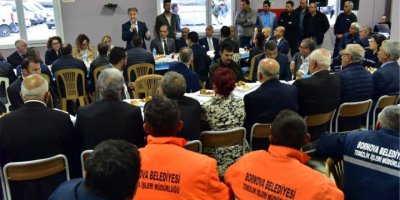 BORNOVA'NIN YENİ BAŞKANI MESAİYE TEMİZLİK ŞANTİYESİ'NDE BAŞLADI